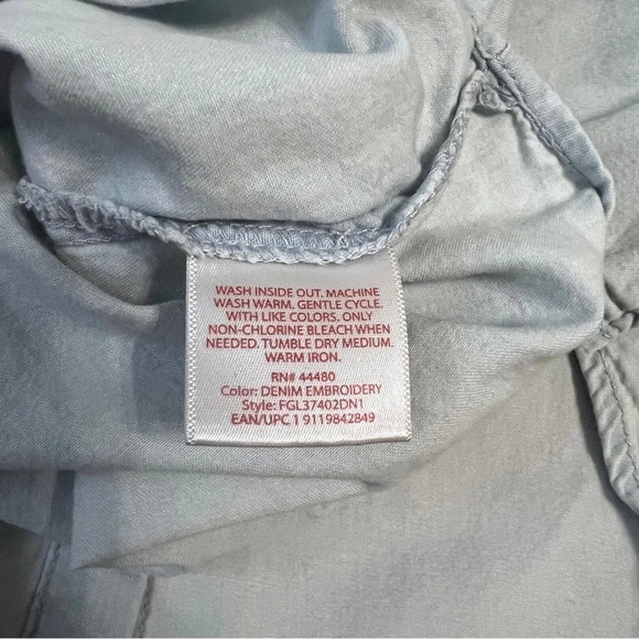 Denim Chambray Floral Embroidered Button Down Shirt XXL - Picture 6 of 6